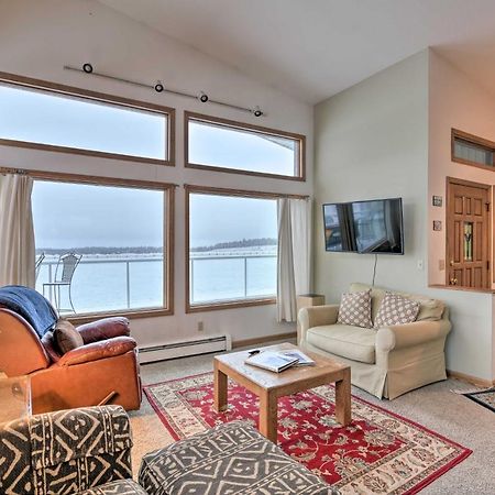 Spacious Family Home With Deck And Million-Dollar View Anchorage Eksteriør bilde